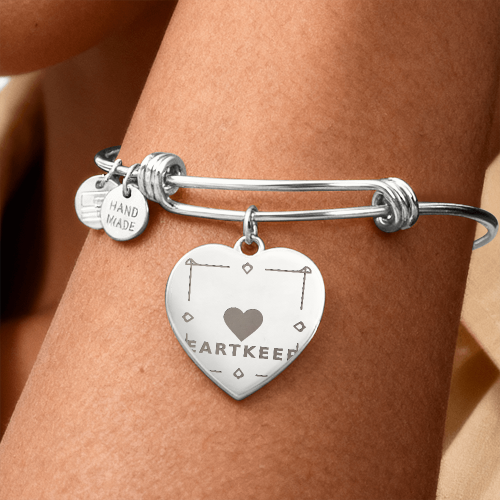 Non-Message Card Luxury Heart Bangle with Engraving