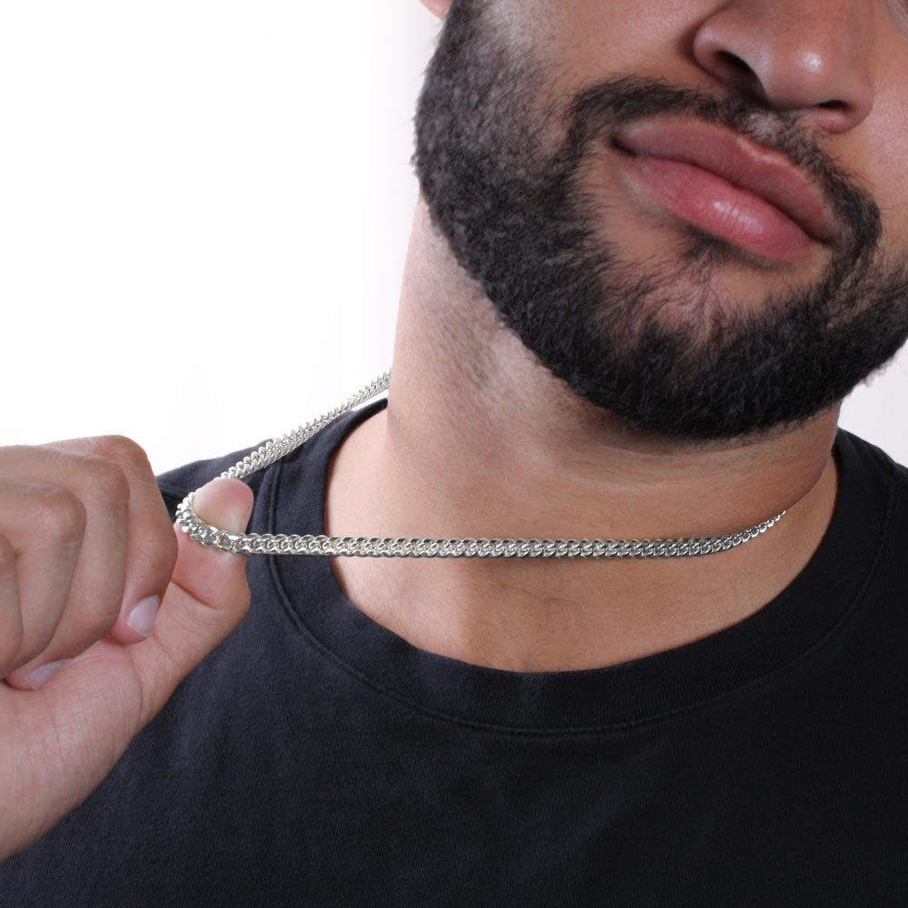 Cuban Link Chain – Bold Style, Timeless Confidence