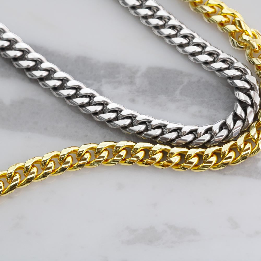 Cuban Link Chain – Bold Style, Timeless Confidence